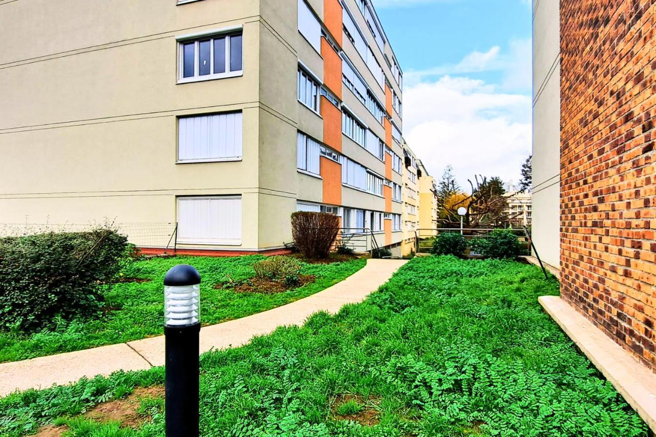 Appartamento Escale De L'Yvette - 50M2 Cosy, Balcony & Parking Longjumeau Esterno foto